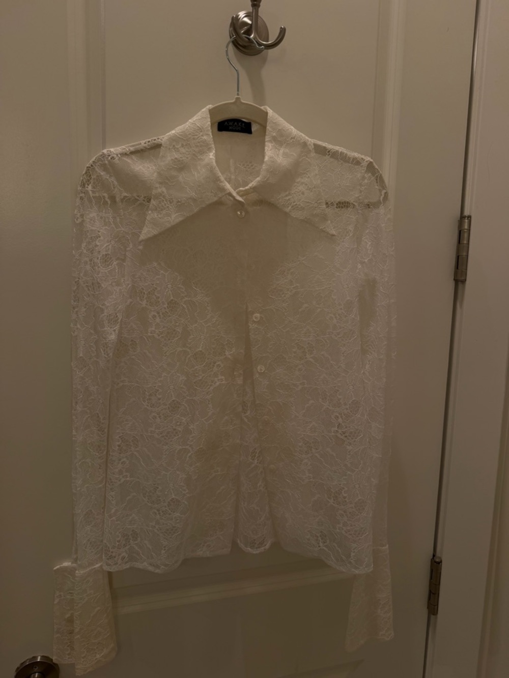 AWAKE MODE Ivory Lace Sleeve Top